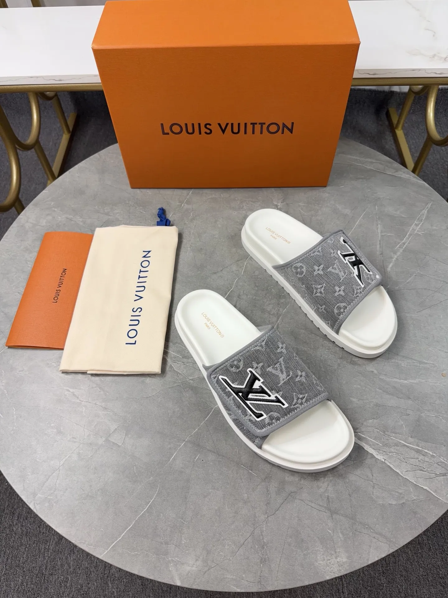 Men's Men's Shoes 💰380💰 🌈LV | Louis Vuitton ²⁰²³ 𝐬𝐬 🧡💚2025 Spring and Summer New Style Top Version‼ ️The original version is the same. The counter specializes in the latest straw slippers. Hard goods are new🆕 ❥Purchase level! Full of high-end feel! A popular model among bloggers at home and abroad, it’s retro and fashionable, and looks stunning on your feet! Mainly recommended models on the official website★ ━━━━━ ЅᏇєєt ━━━━━ ▪️Upper: original customized cowhide fabric ▪️Inner: cow lining ▪️Outsole: high-end rubber outsole ▪️Shoe size: 35-47 (46-47 customization is not returnable)